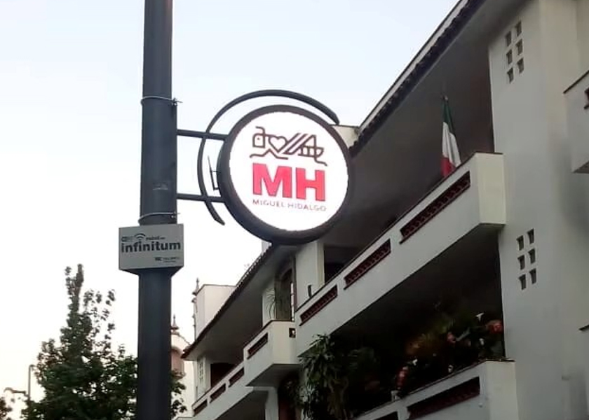 CR-B Series Waterproof LED Sign - Close-up