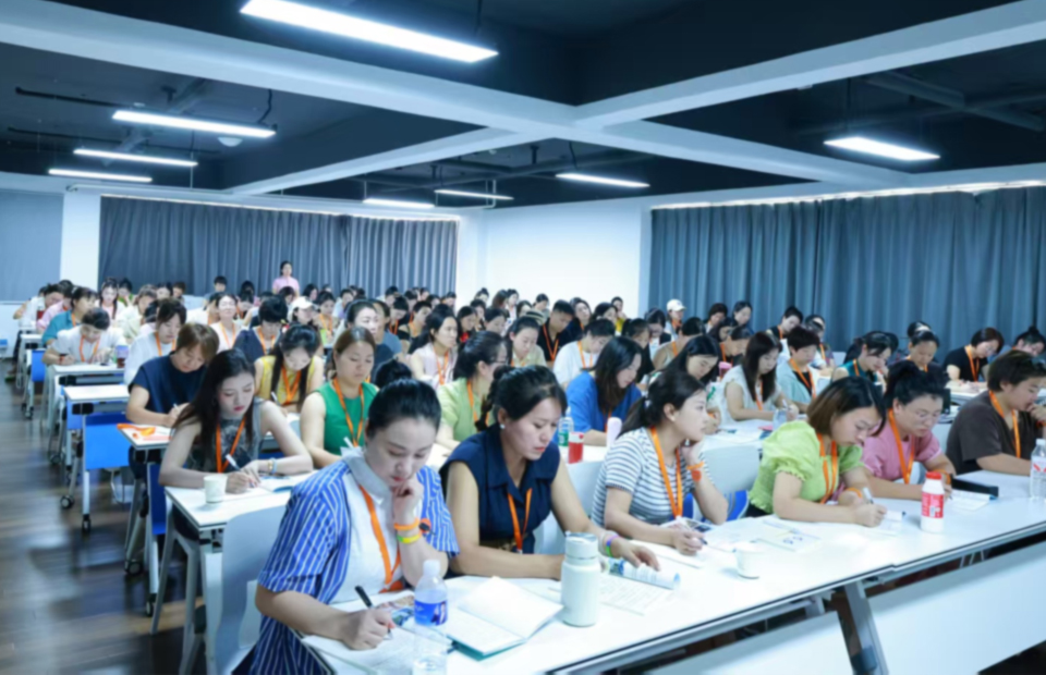 LED Manufacturing Team - Factory Tour with International Clients